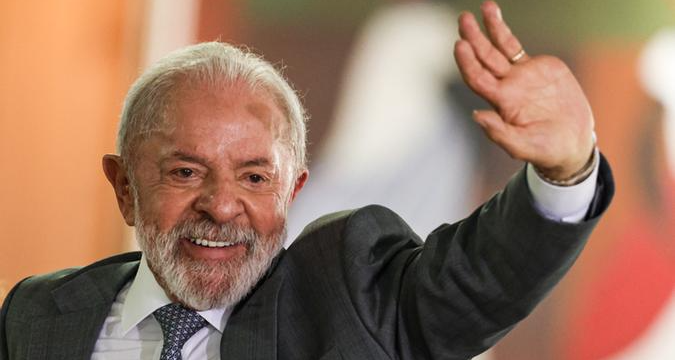 Lula completa 81 anos e se consolida como presidente mais velho da história