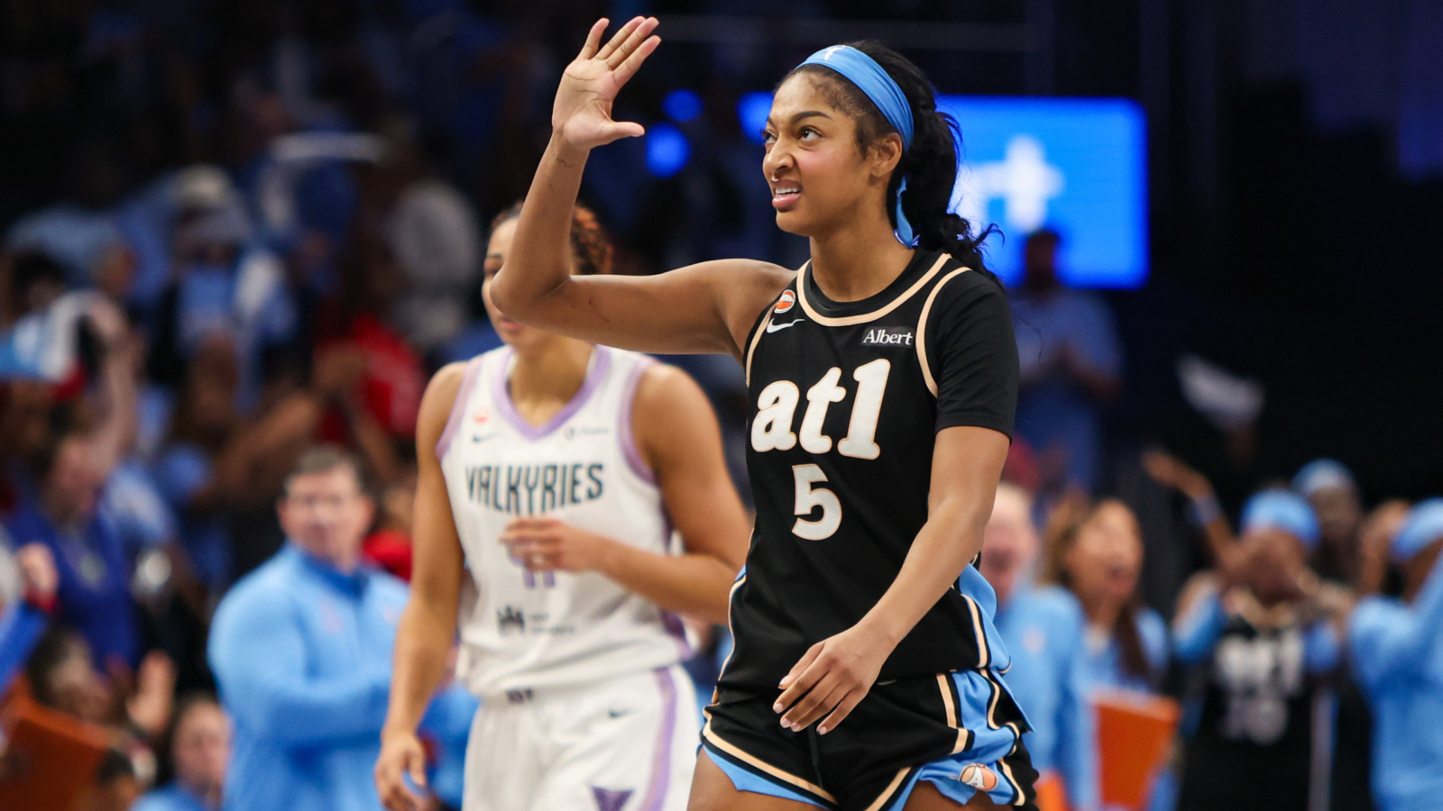 Sophie Cunningham analisa polêmica na WNBA e projeta futuro