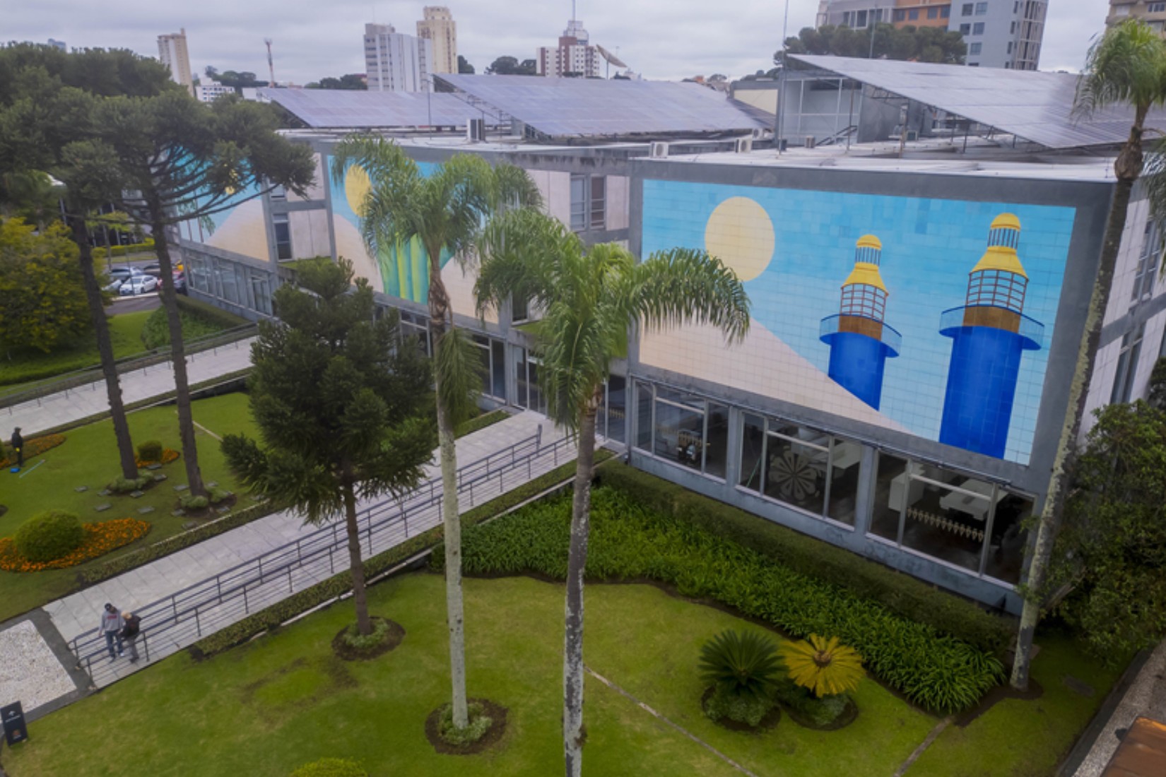 Prefeitura de Curitiba abre processo seletivo com 243 vagas temporárias