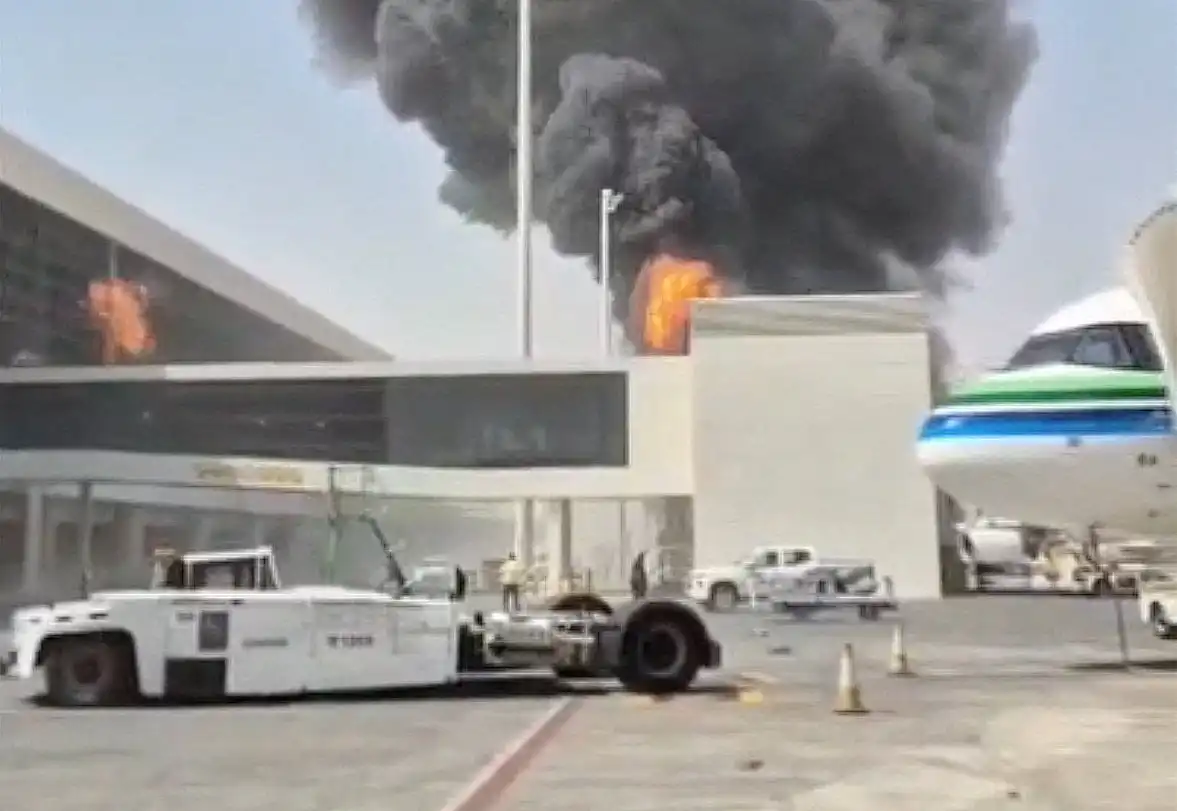 Ataque a aeroporto na Arábia Saudita deixa 12 mortos e centenas de feridos