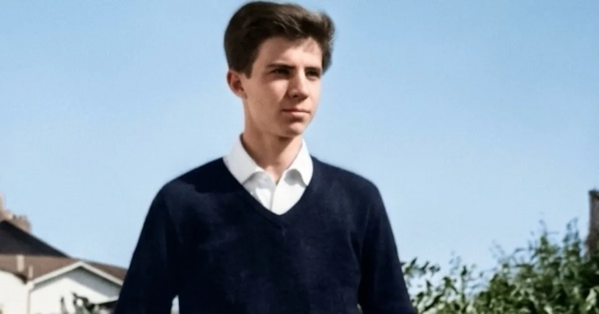 Comentarista Renato Lombardi compartilha foto de sua adolescência