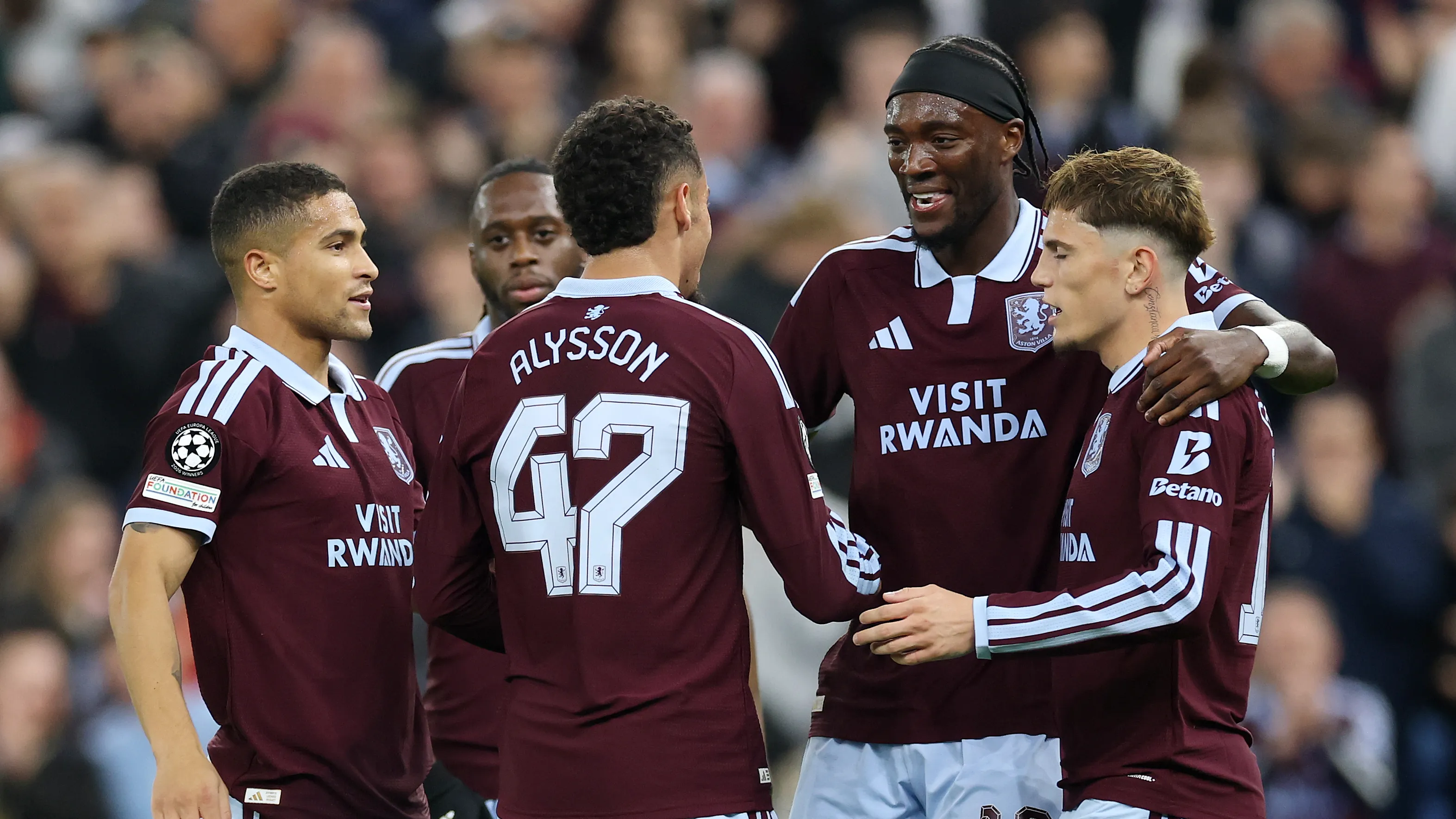 Aston Villa goleia o Fenerbahçe por 6 a 0 pela Champions League