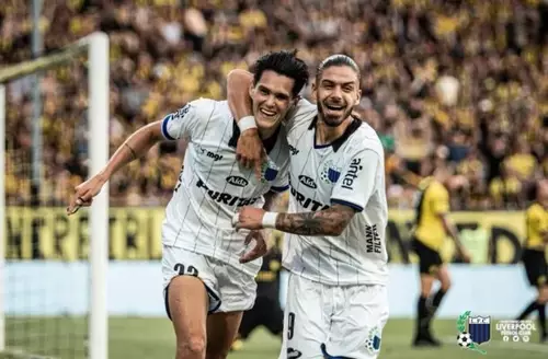 Liverpool vence o Peñarol e assume a liderança do Torneo Clausura