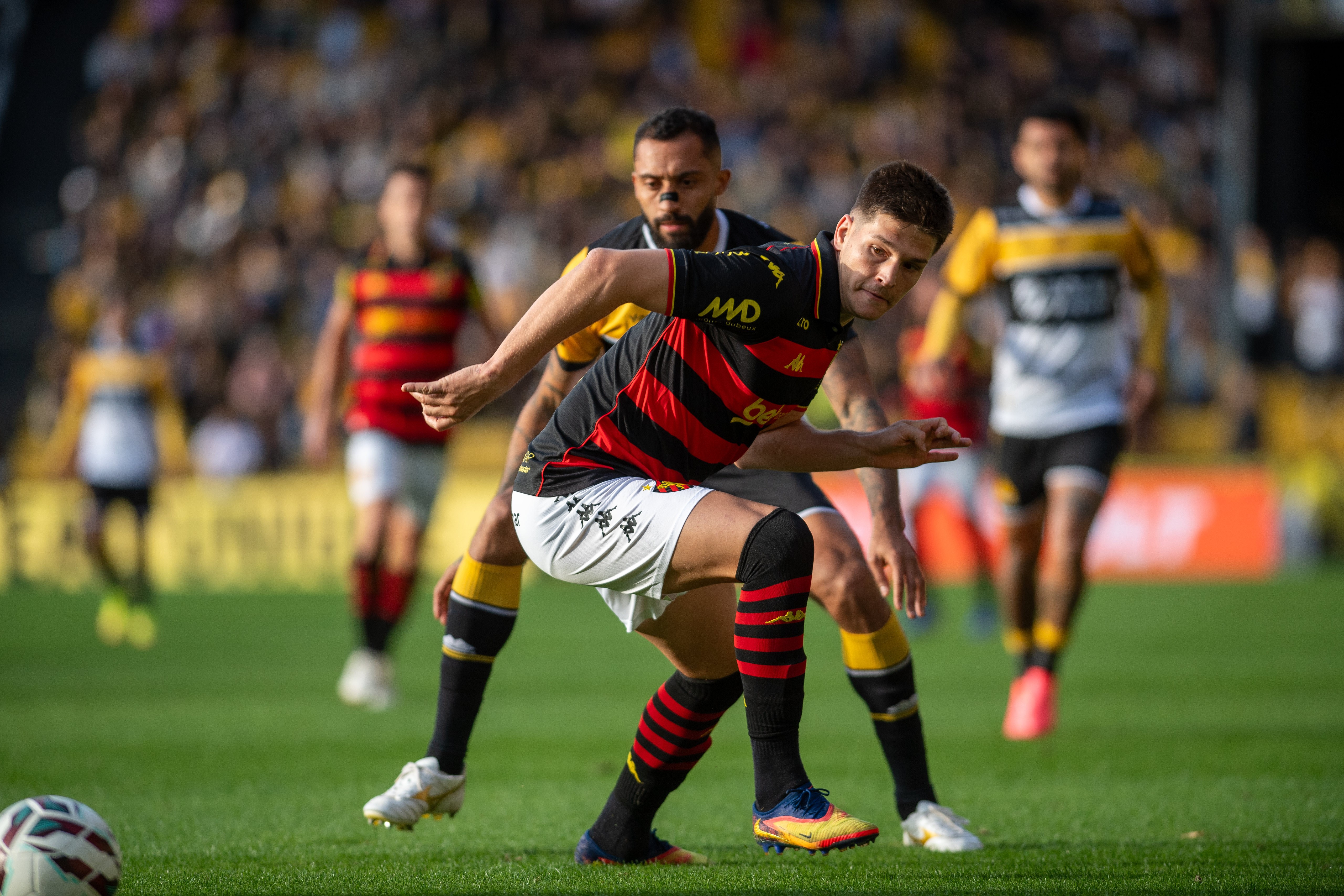 Sport enfrenta o Criciúma na Ilha do Retiro buscando melhorar retrospecto