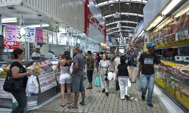 Dia do Comerciário altera funcionamento de serviços e comércio no Rio