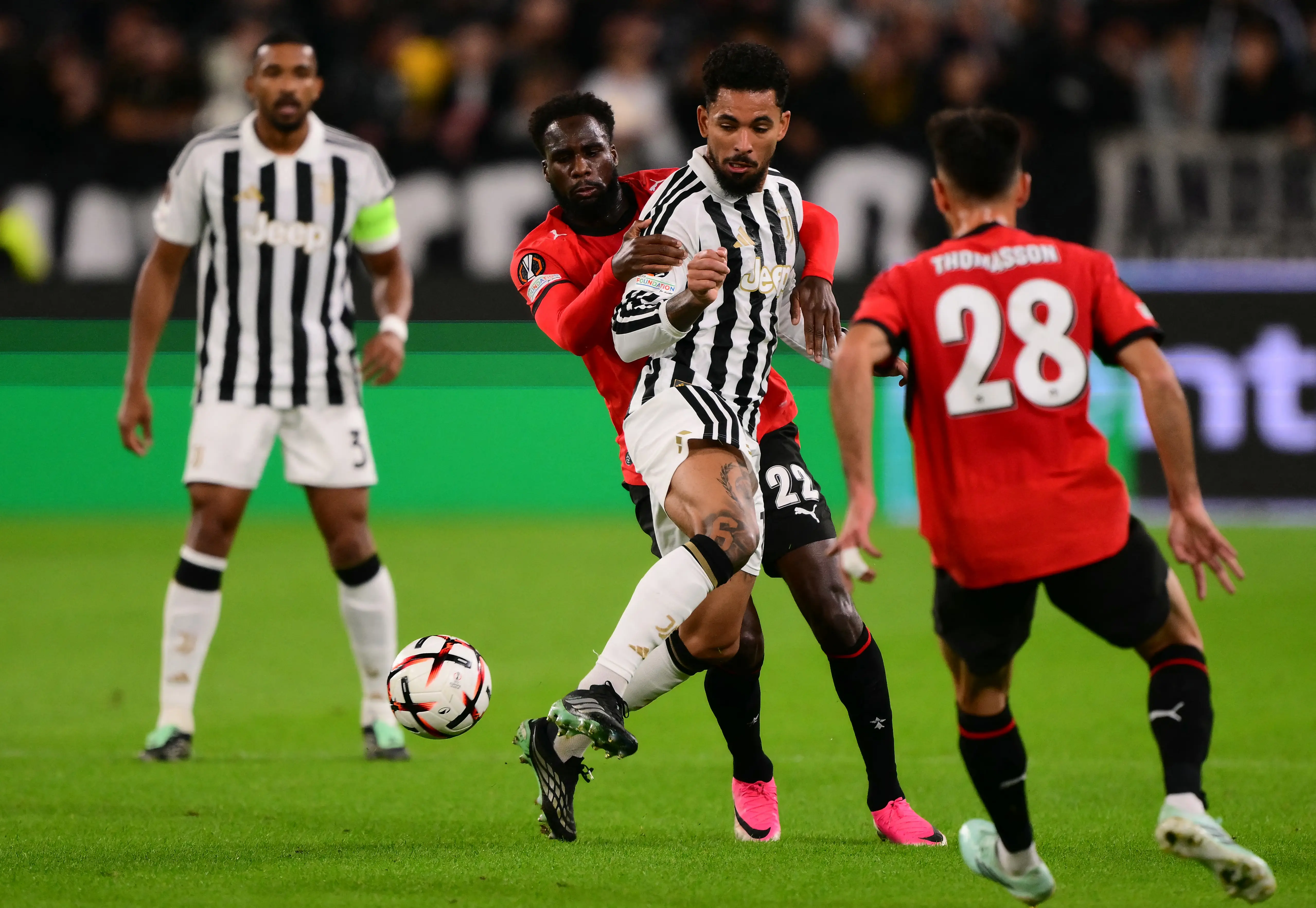 Juventus e Rennes empatam em jogo movimentado pela Liga Europa