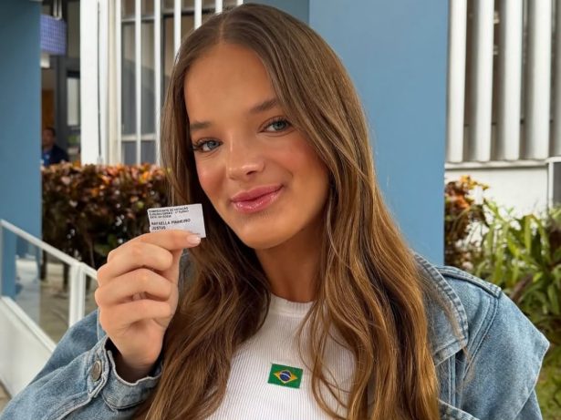 Rafaella Justus sofre ataques virtuais após publicar foto do primeiro voto
