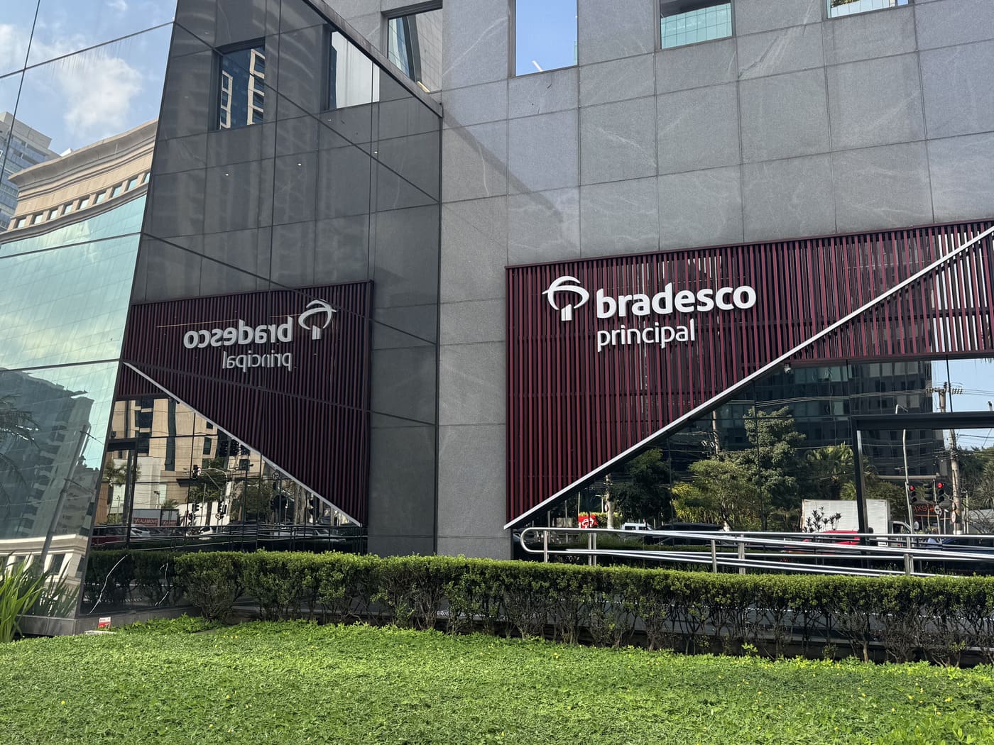 Executivo do Bradesco adquire ações e mercado discute fundos