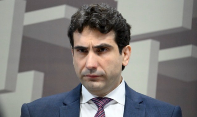 Galípolo relata à PF pressão e resistência na fiscalização do Banco Master