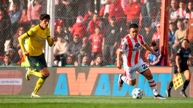 Instituto vence Defensa y Justicia e garante vaga nos playoffs do Clausura 2026