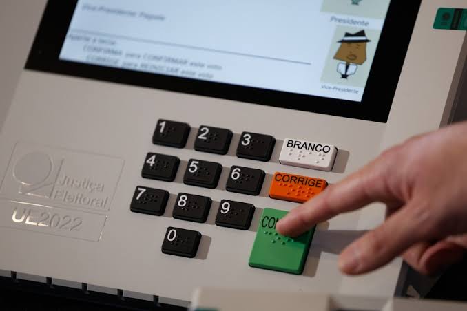 Eleitores de seis estados votam no segundo turno