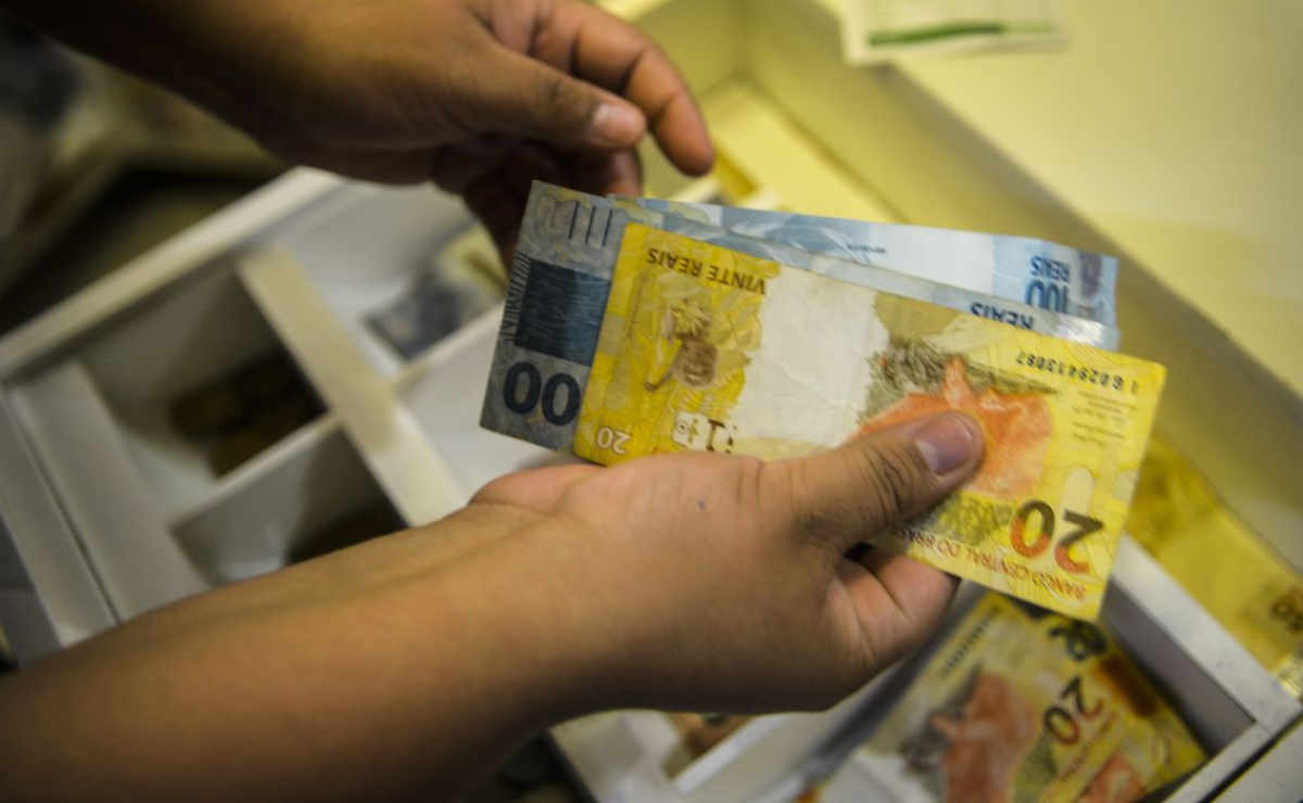 Governo Federal anuncia novo auxílio extra para famílias de baixa renda