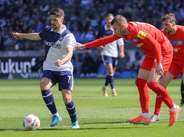 Hertha BSC empata com Holstein Kiel e perde chance de recorde na Zweite Liga