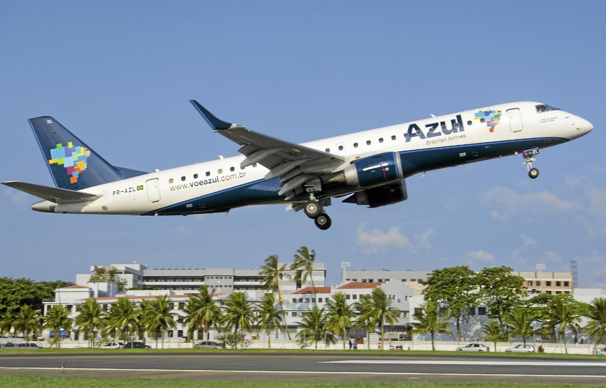 Avião da Azul com destino a Curitiba retorna ao Galeão após pane elétrica