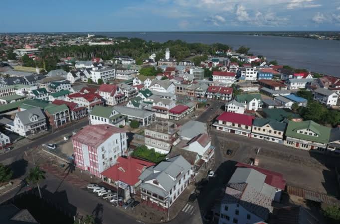 Suriname celebra 50 anos de laços diplomáticos com a Espanha