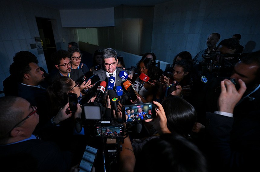 Senado inicia debates sobre a PEC do fim da escala 6x1 com ausência do PL