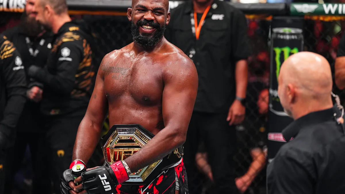 Jon Jones lamenta ausência em evento do UFC na Casa Branca