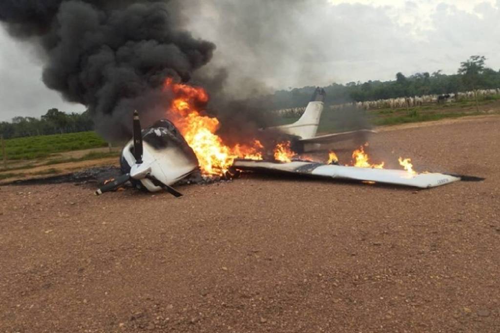 Aeronaves da FAB interceptam avião clandestino e piloto morre em confronto