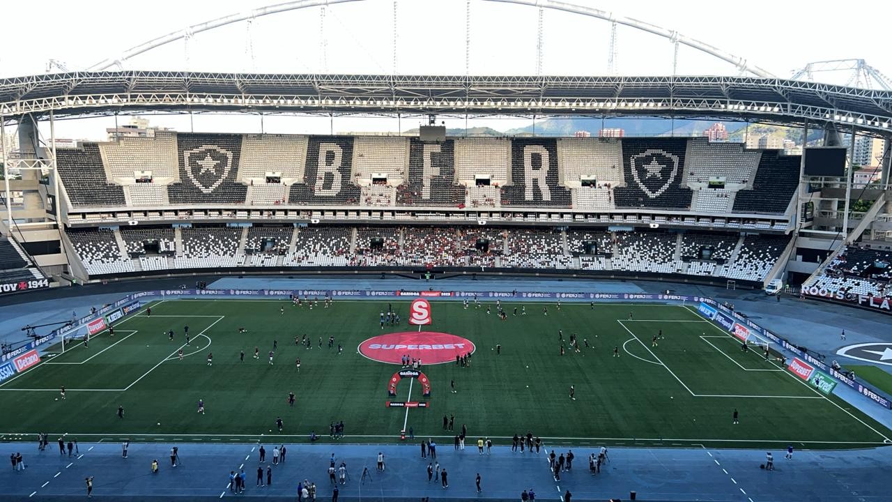 Vasco e Flamengo dividem ingressos meio a meio para clássico no Nilton Santos