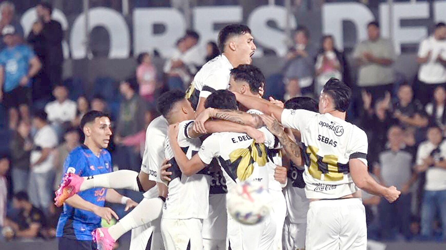Olimpia vence o 2 de Mayo e recupera a liderança no Clausura