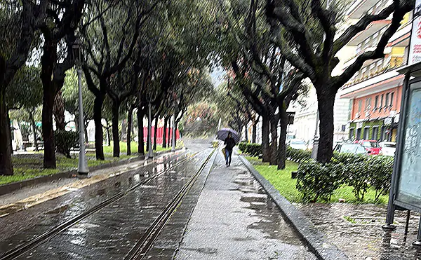 Proteção Civil eleva para laranja o alerta de temporal em Nápoles