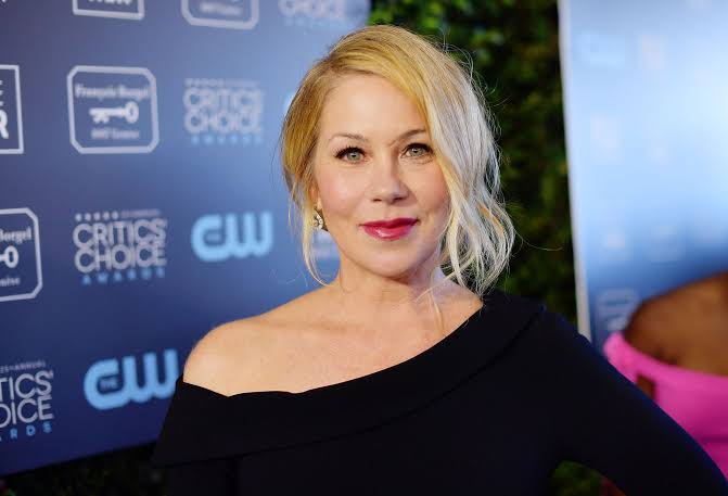 Christina Applegate revela erro em diagnóstico de esclerose múltipla