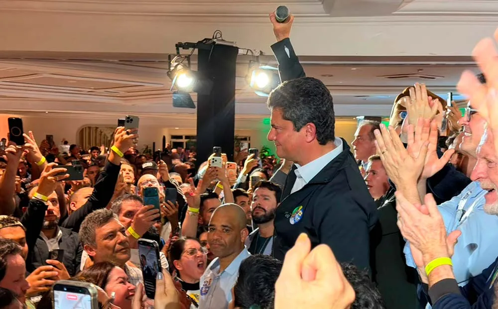 Lideranças da direita no Sul mobilizam apoio a Flávio Bolsonaro