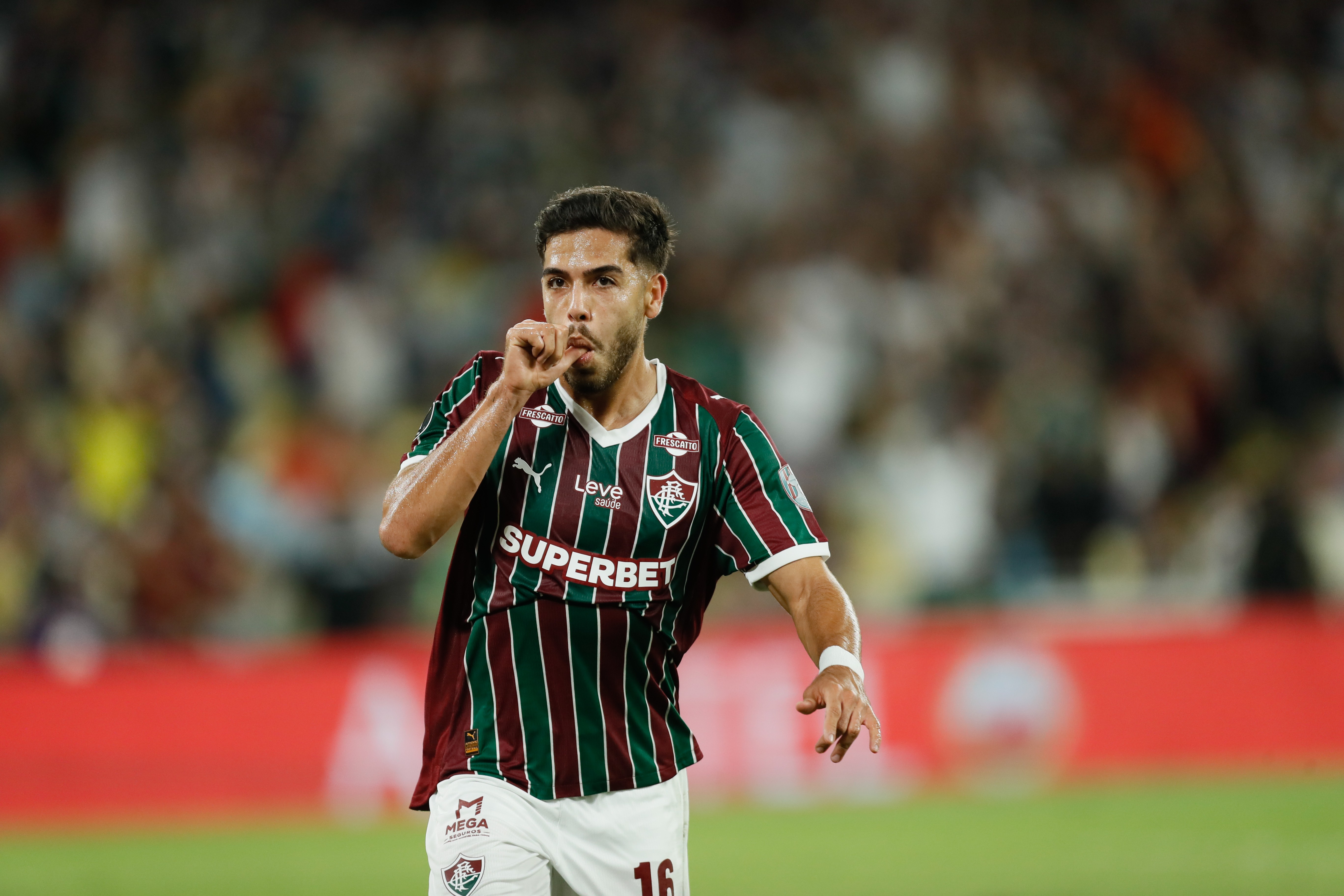 Flamengo e Fluminense fazem clássico decisivo no Maracanã pelo Brasileirão