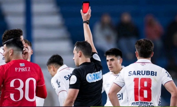 Futebol uruguaio implementa sistema de cartões virtuais