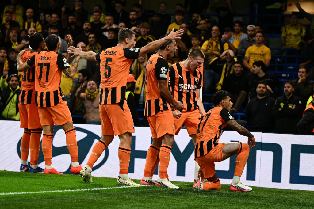 Shakhtar Donetsk vence o AEK Atenas por 3 a 1 na Liga dos Campeões