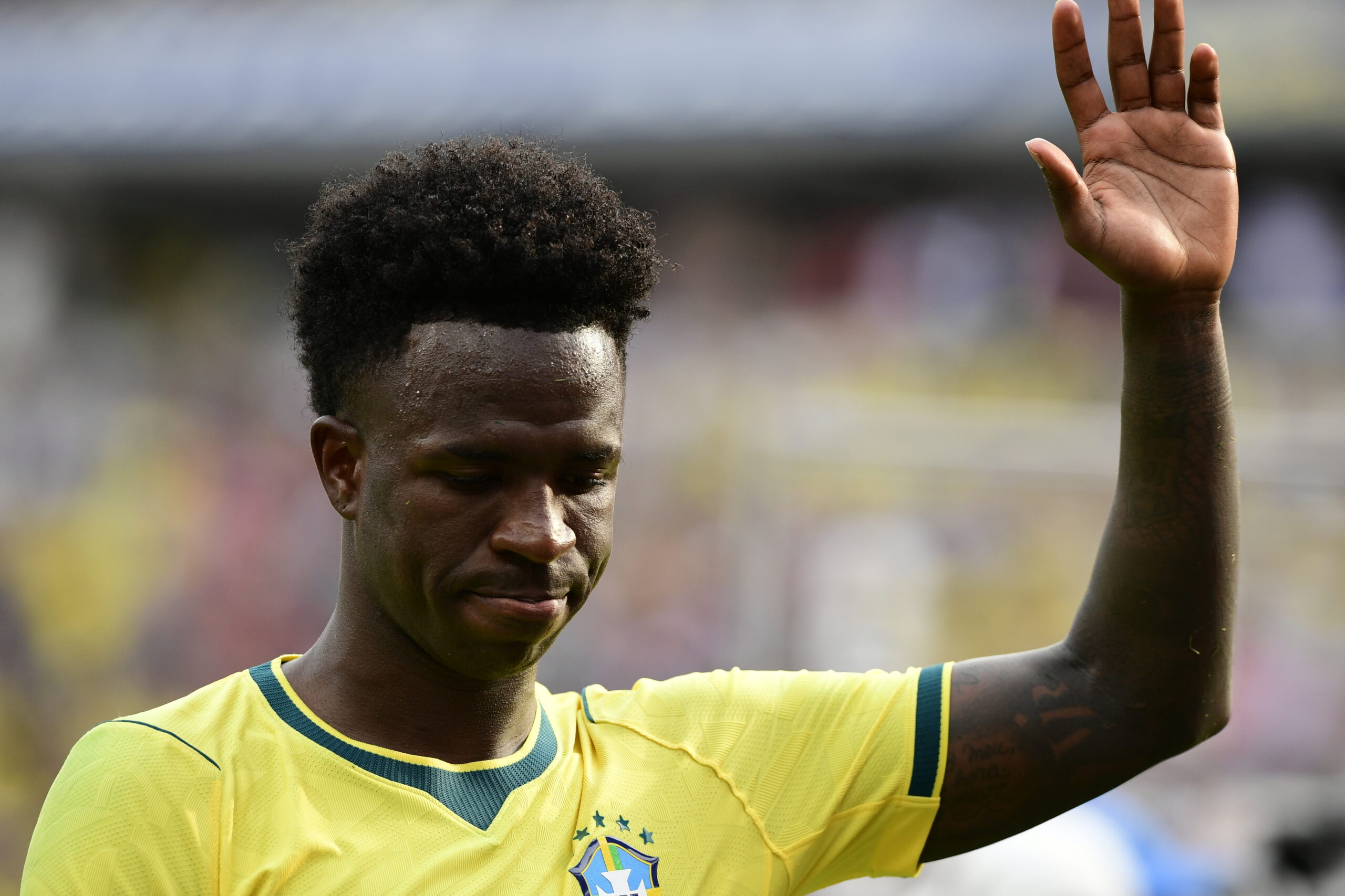 Brasil fica fora do top 10 da Bola de Ouro 2026