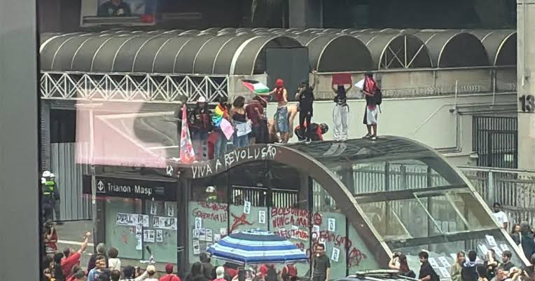 Políticos criticam depredação em ato na Avenida Paulista