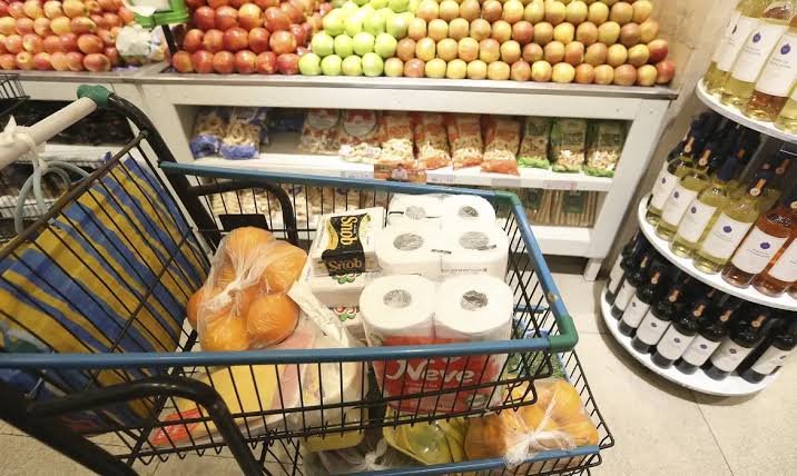 Consumo em supermercados sobe 6,5% após proibição de apostas online