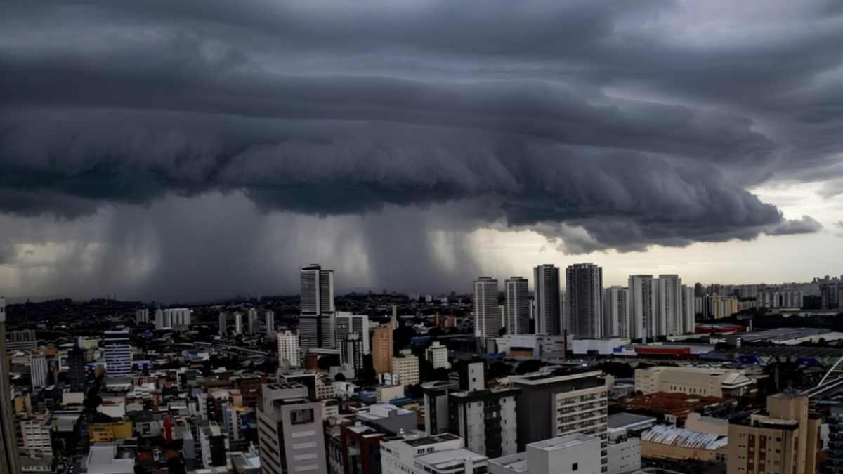 Inmet emite alertas de tempestades severas para estados brasileiros