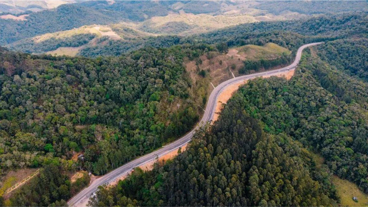 Grave acidente na BR-282 deixa uma pessoa morta e feridos