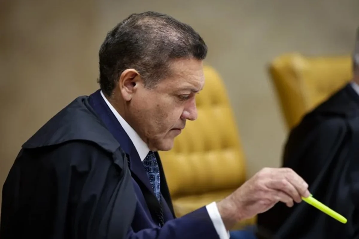 Nunes Marques diz que levará revisão criminal de Bolsonaro ao plenário após eleição