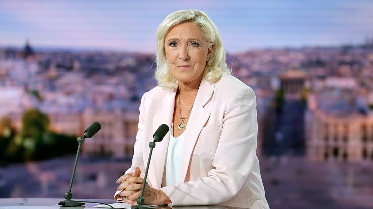Marine Le Pen promete cortar ajuda financeira à Ucrânia se for eleita