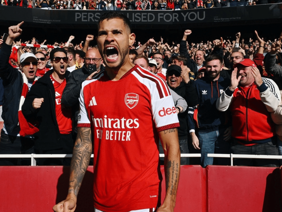 Arsenal vence o Leeds de virada com gol de Bruno Guimarães
