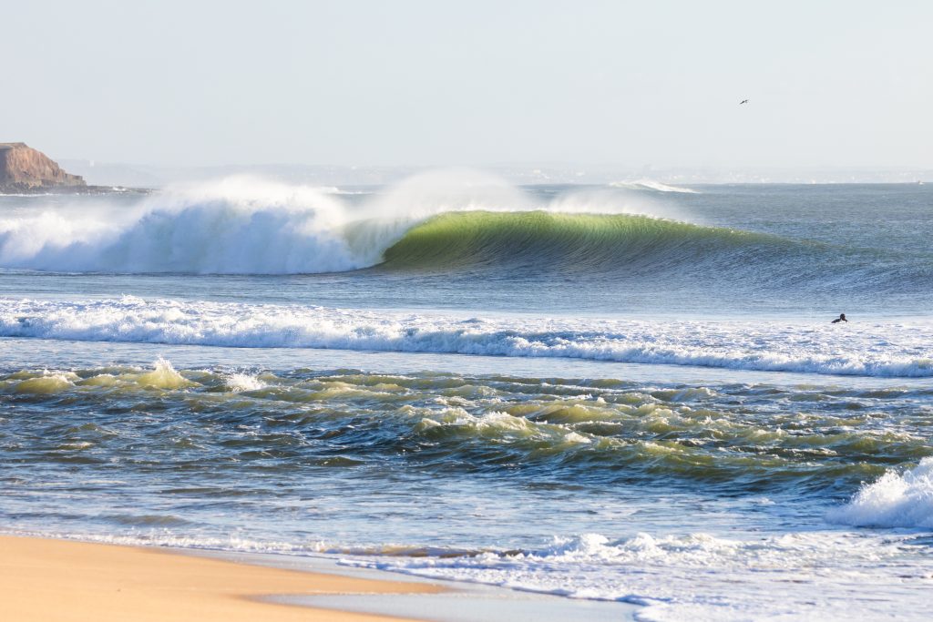 Semifinal da WSL em Portugal reúne três surfistas brasileiros