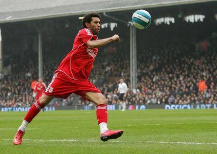 Ex-jogador da Premier League sofre ataque de cão no norte de Londres
