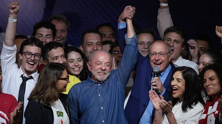 Governo alemão rejeita questionamentos sobre as eleições no Brasil