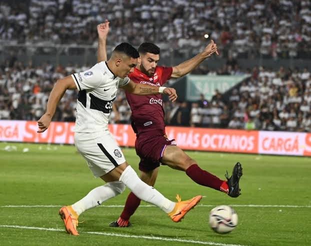 Olimpia e Nacional duelam pela liderança do Clausura