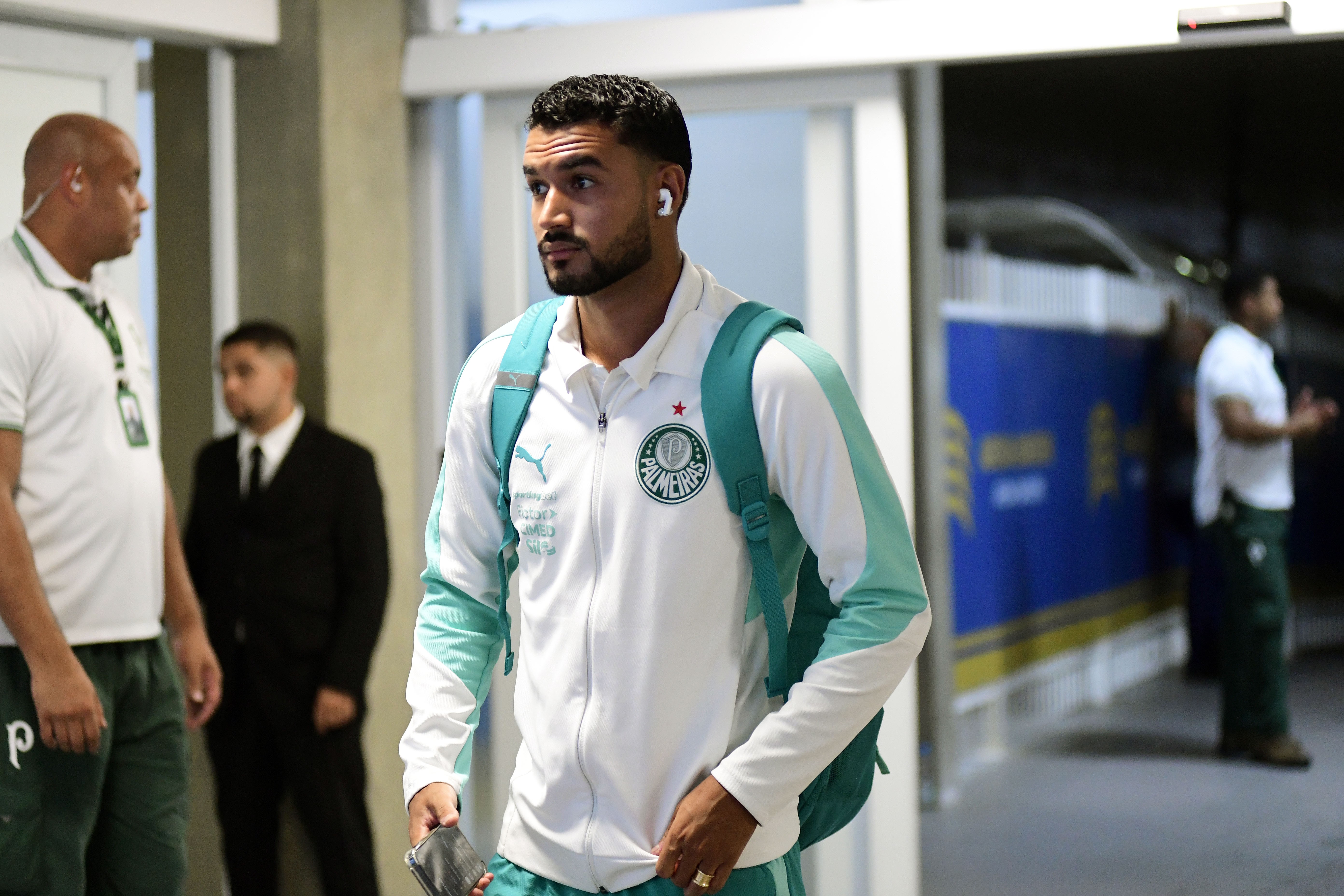 Lateral-esquerdo Jefté, do Palmeiras, testa positivo para doping