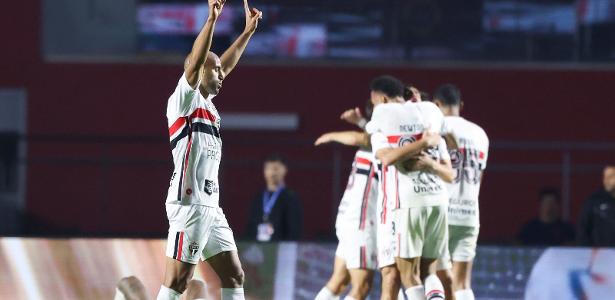 Lucas Moura volta a ser titular do São Paulo após 223 dias