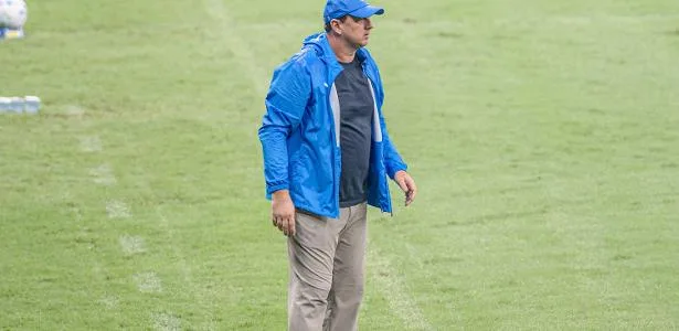 Ceni exalta maturidade de Nestor após confusão com Neymar