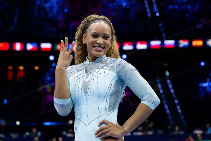 Rebeca Andrade é tricampeã mundial de salto no Mundial de Roterdã