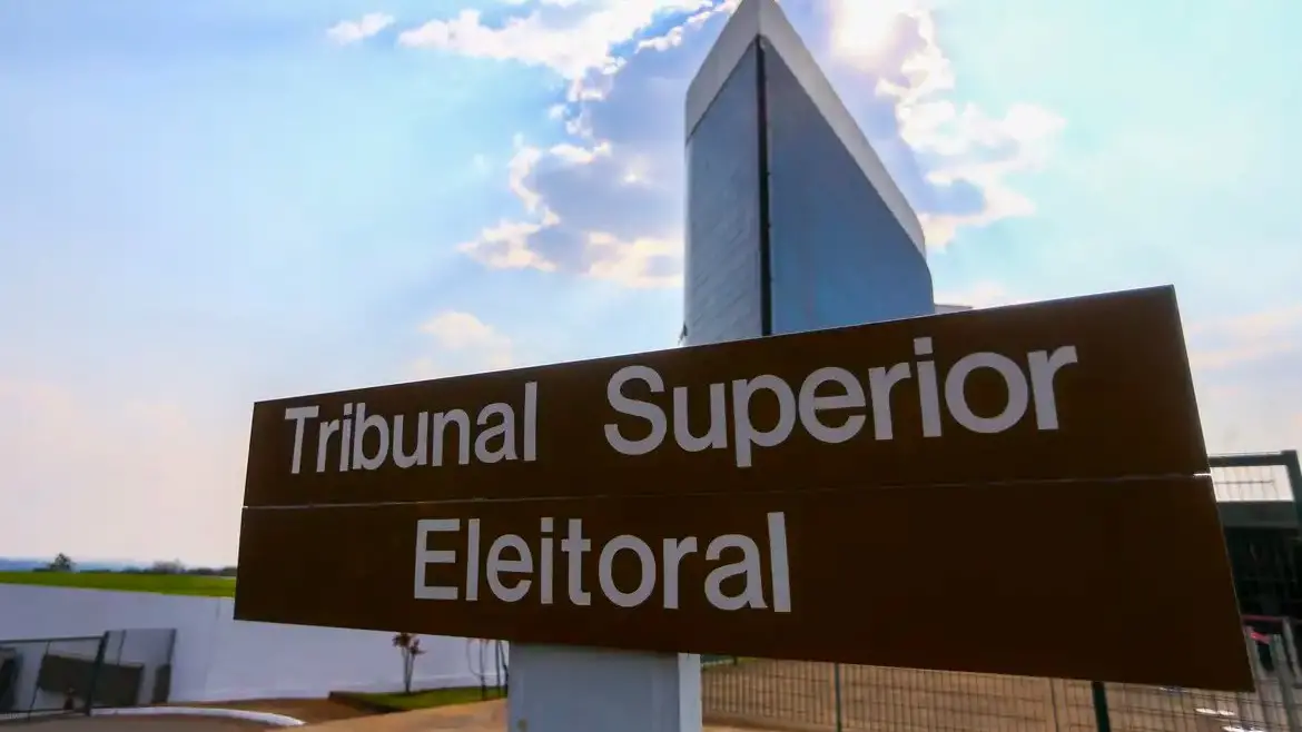 Canal 'Exército do Lula' atinge 10 milhões de seguidores no WhatsApp