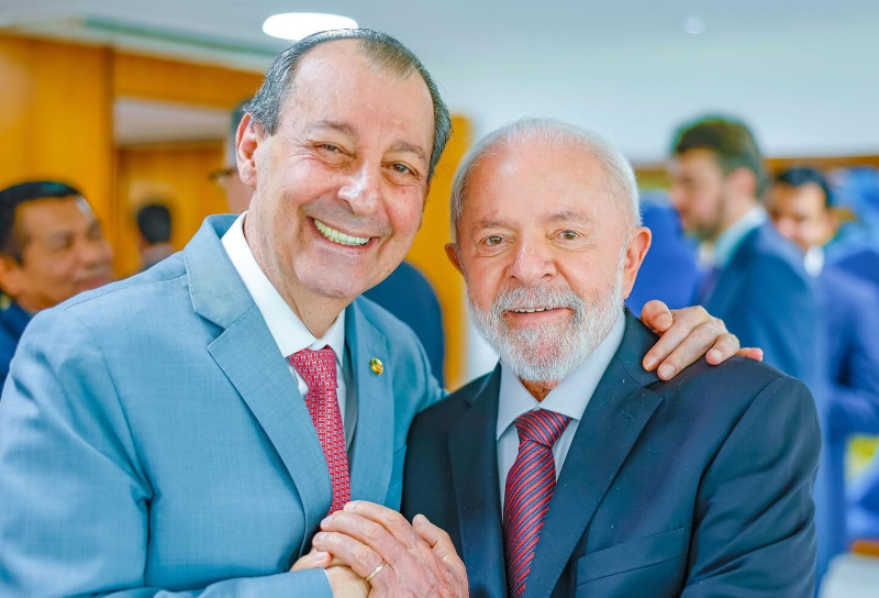 Pesquisa de boca de urna aponta vantagem para Omar Aziz e Lula no Amazonas