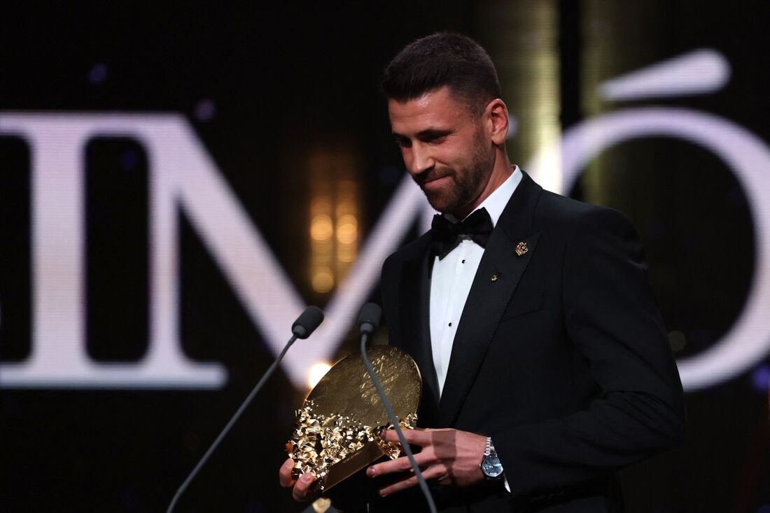 Unai Simón vence o Troféu Yashin e é eleito o melhor goleiro do mundo