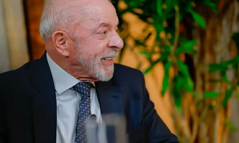 Lula anuncia entrega de autorização para quebra de sigilo ao TSE